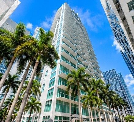 Property Photo:  41 SE 5th St 1108  FL 33131 