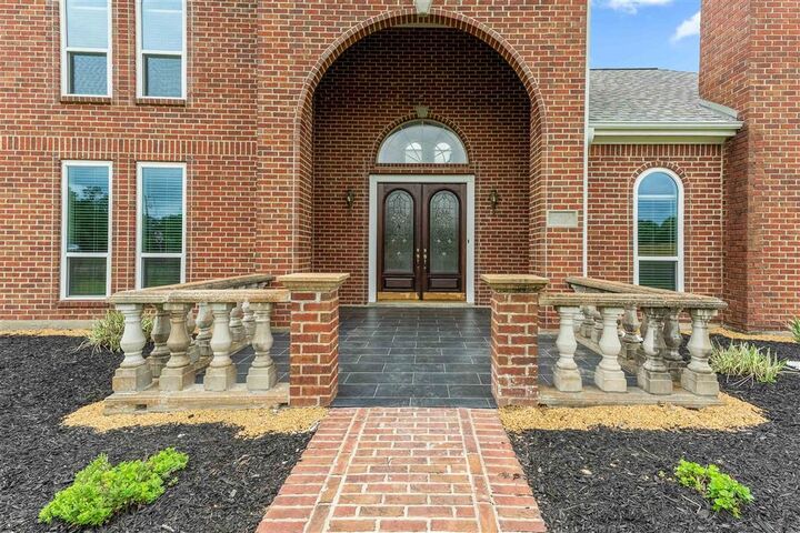 Property Photo:  285 S Presidential Circle S  LA 70611 