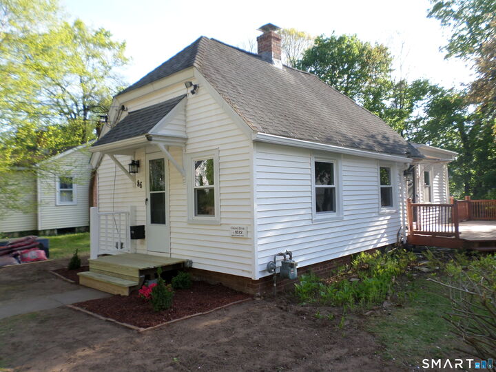 Property Photo:  86 West Street  CT 06040 