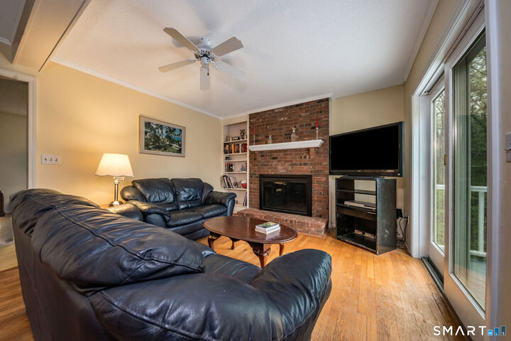 Property Photo:  526 Horse Pond Road  CT 06443 