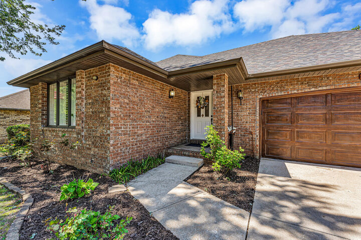 Property Photo:  2341 S Laurel Avenue  MO 65807 