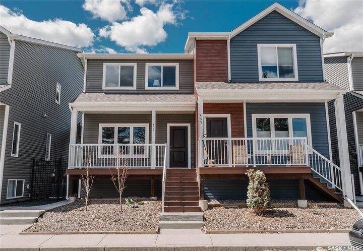 Property Photo:  451 L Avenue S  SK S7M 5Y6 