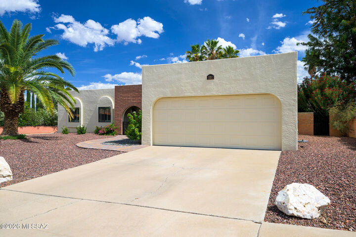 Property Photo:  221 W Calle Canon De Faber  AZ 85614 