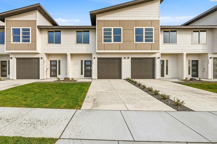 Property Photo:  4613 Road 114  WA 99301 