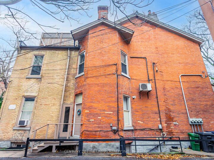 Photo de la propriété:  24 Webster Avenue  ON M5R 1N7 