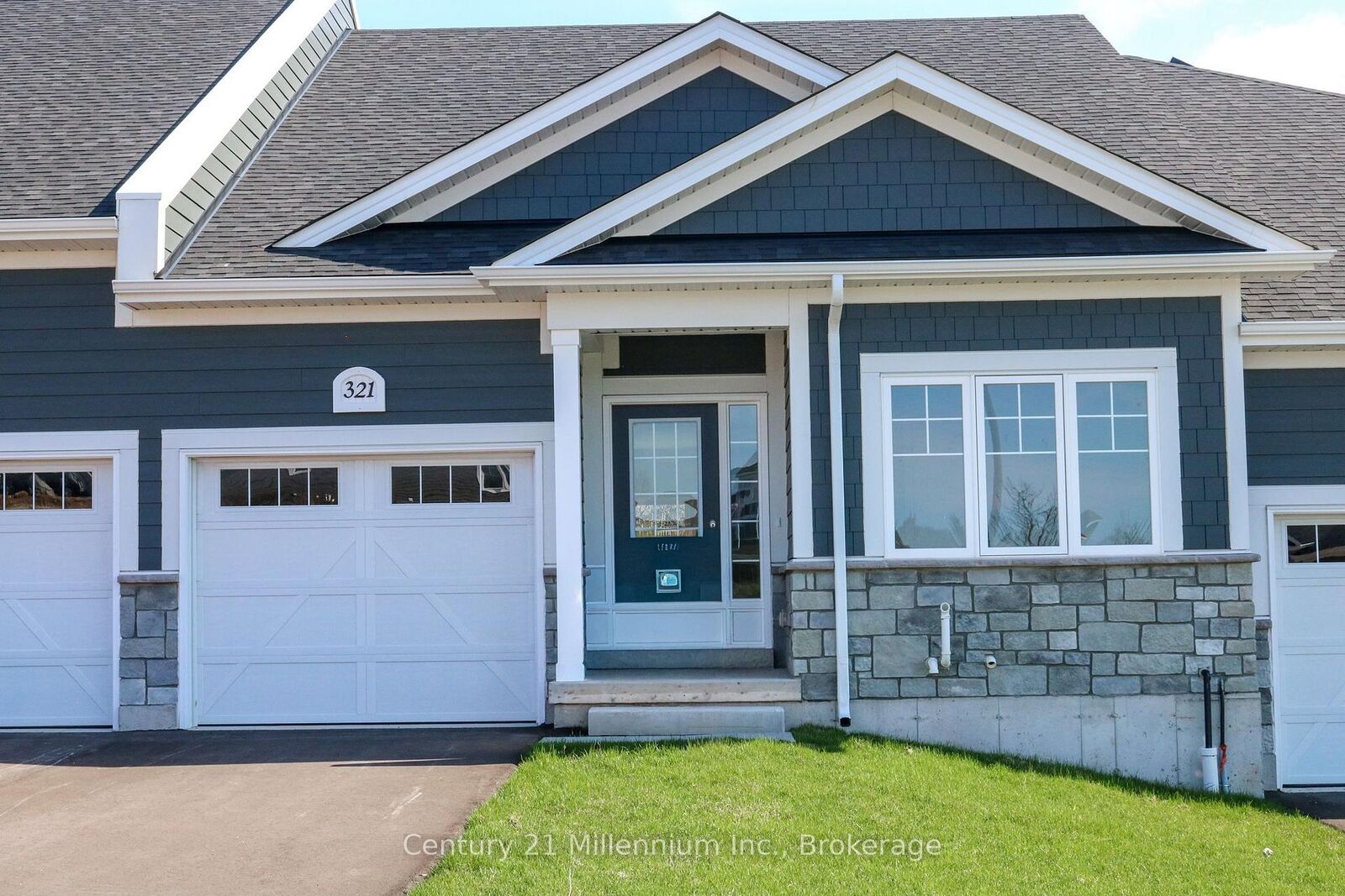 Property Photo: 321 Telford Trail ON N0H 1S0