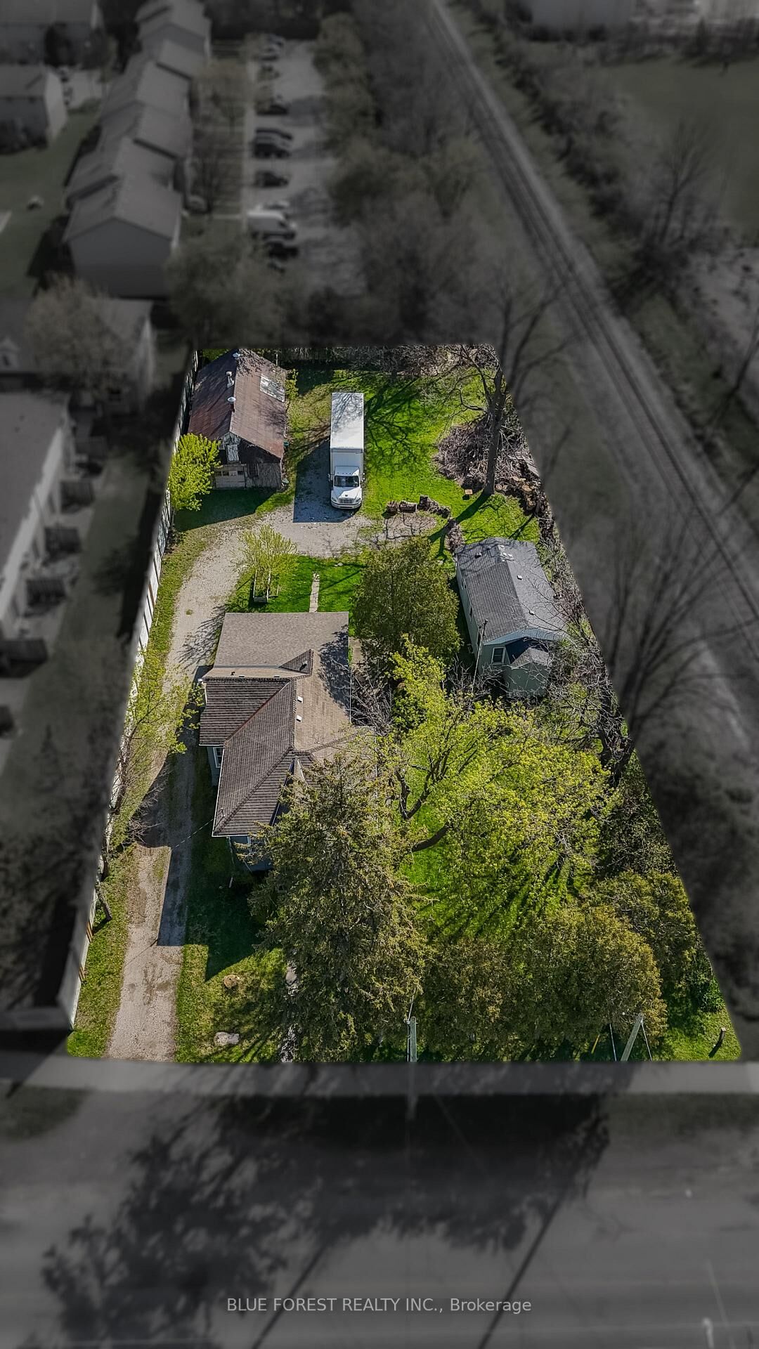 Property Photo:  464-466 Third Street  ON N5V 2B9 