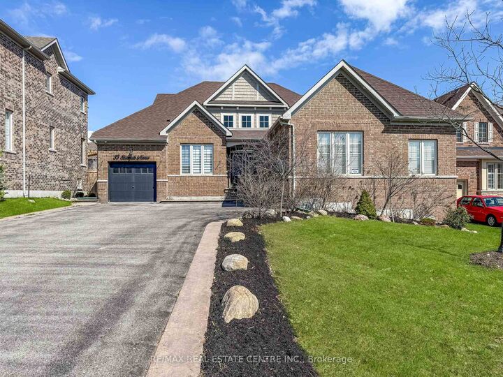 33 Stonegate Avenue — photo 1