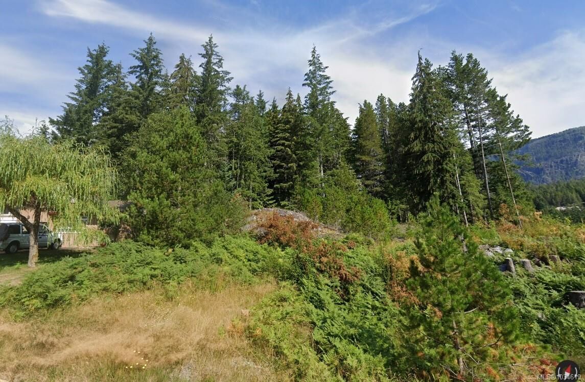 Property Photo: 468 Chamiss Cres BC V0P 1G0