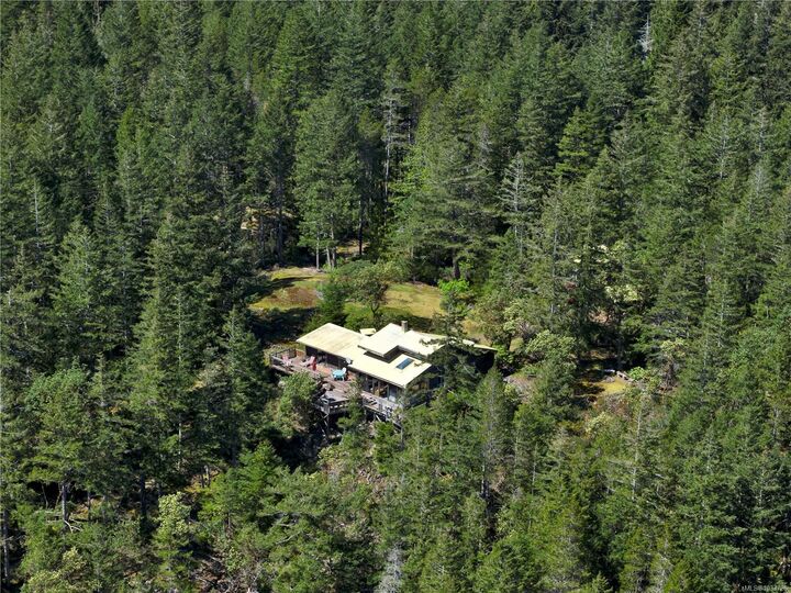 Property Photo: 1395 Manzanita Rd BC V0P 1K0