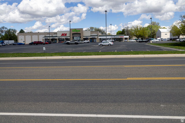 Property Photo:  1040 W 300 N  UT 84015 