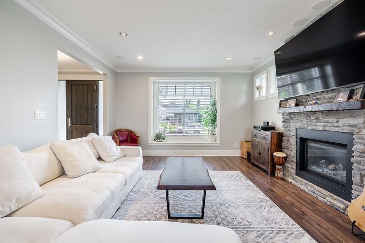Property Photo: 374 Simpson Street BC V3L 3J9