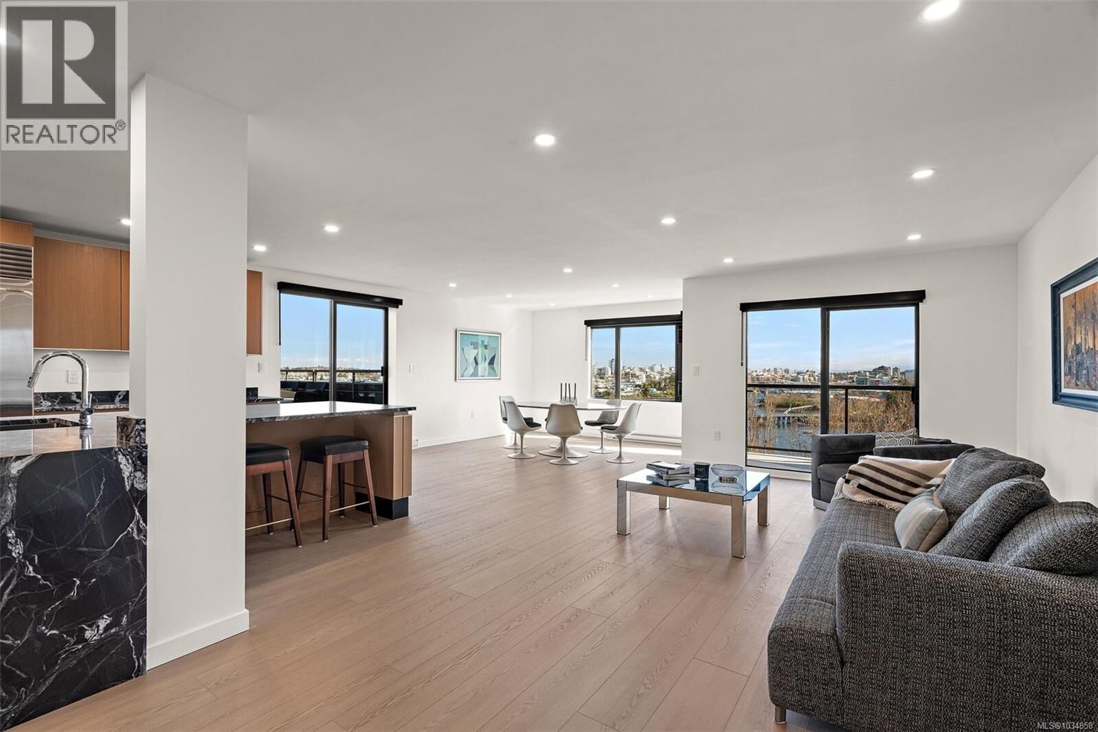 Property Photo:  103 Gorge Road East Ph1  BC V9A 6Z2 