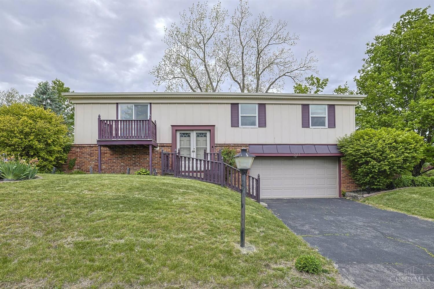 Property Photo:  321 Allanhurst Avenue  OH 45377 