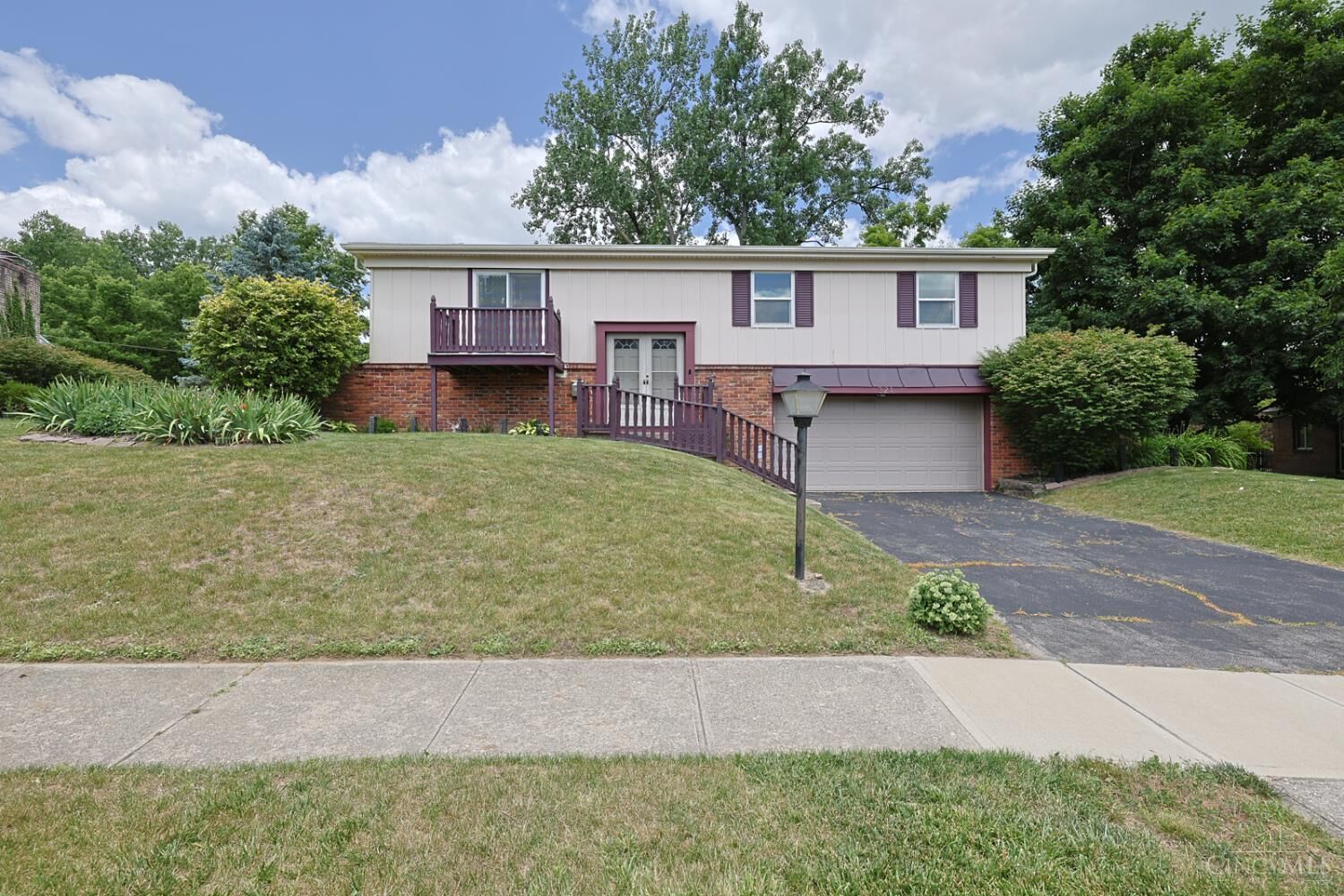 Property Photo:  321 Allanhurst Avenue  OH 45377 