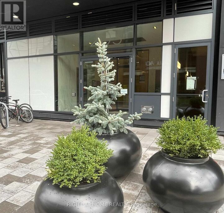Property Photo:  203 Catherine Street 705  ON K2P 1J5 