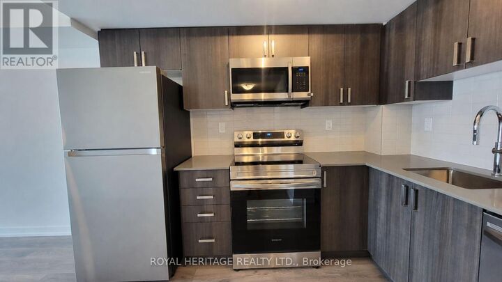 Property Photo:  1435 Celebration Drive 1610  ON L1W 0C4 