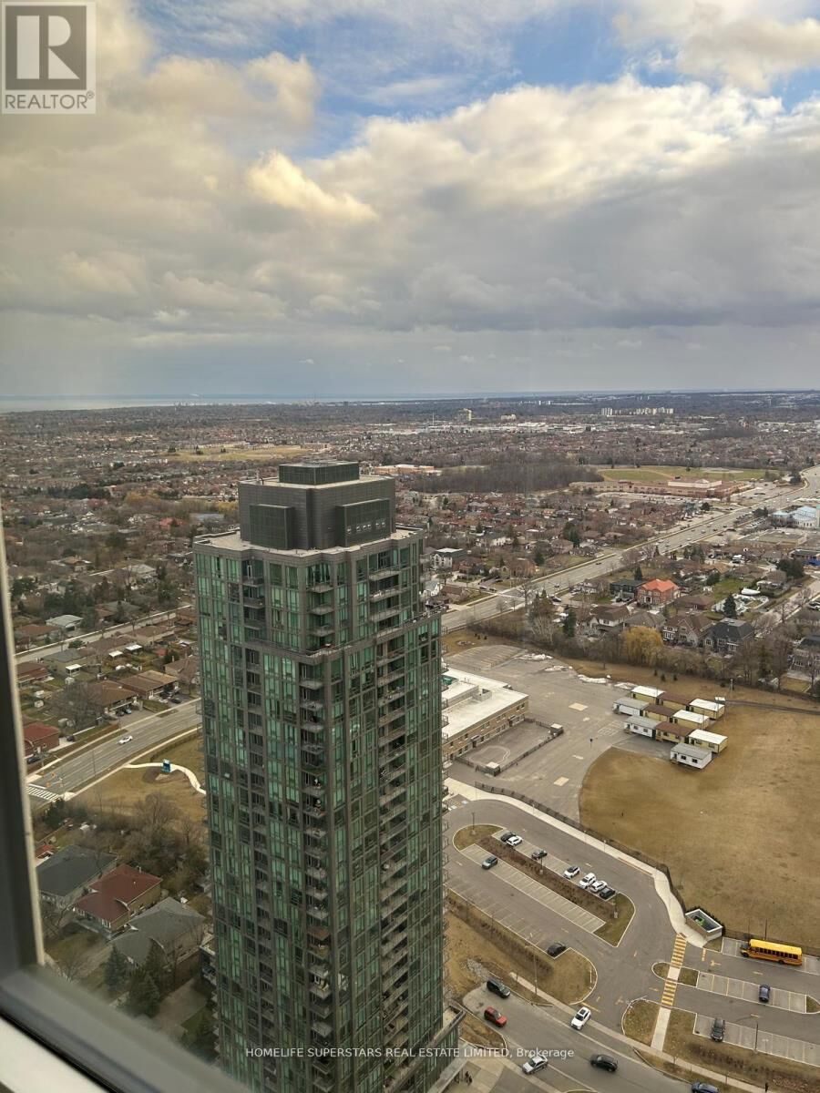 Property Photo:  30 Elm Drive West 3808  ON L5B 0N6 