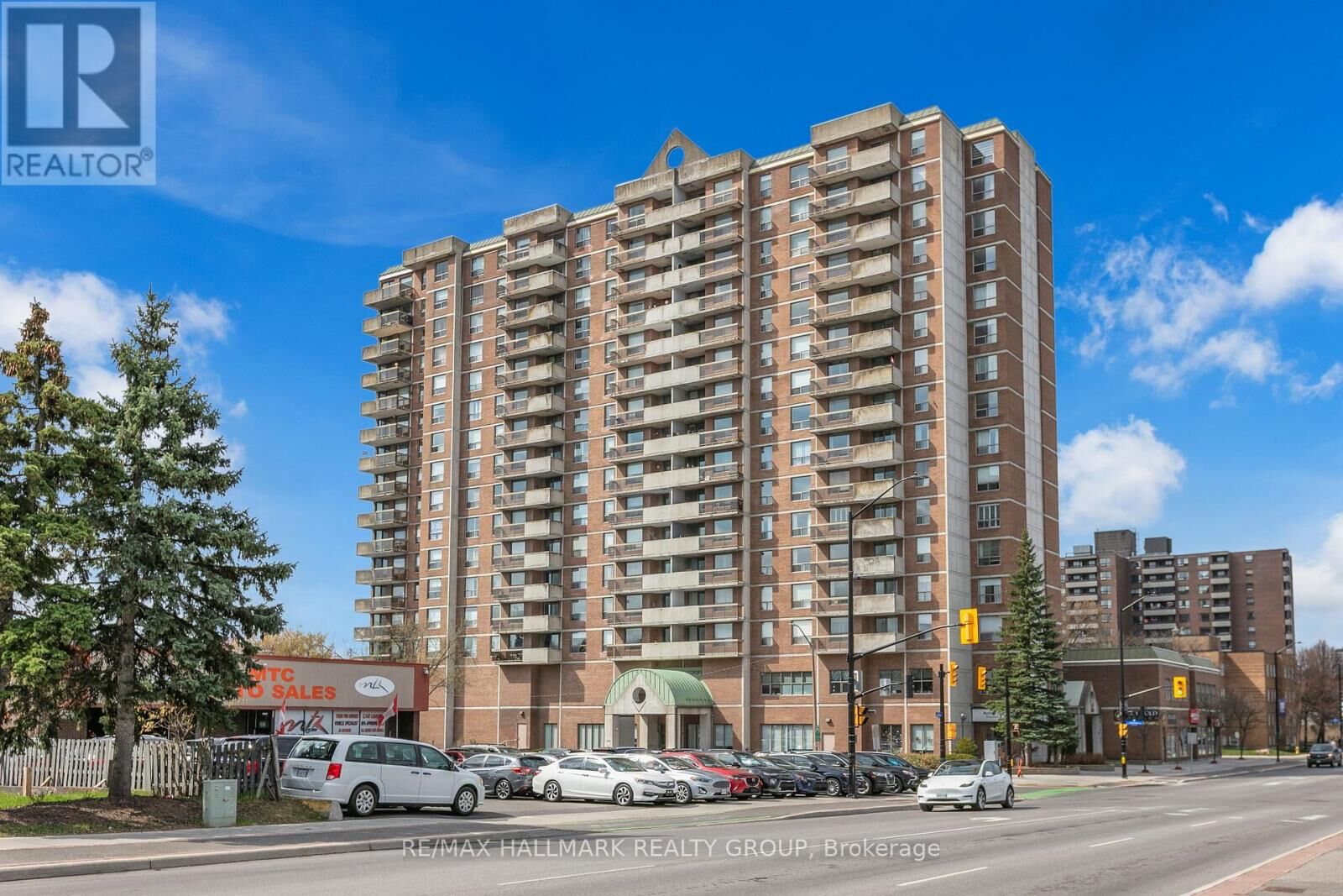 Property Photo:  200 Lafontaine Avenue East 401  ON K1L 8K8 