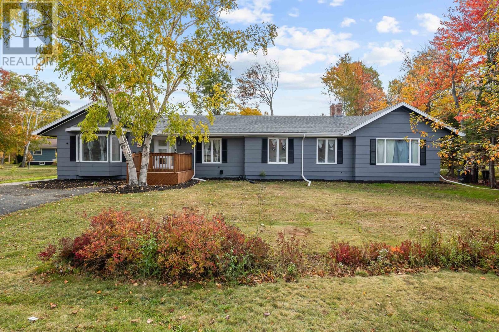 Property Photo:  24 Oak Drive  PE C1A 6T5 