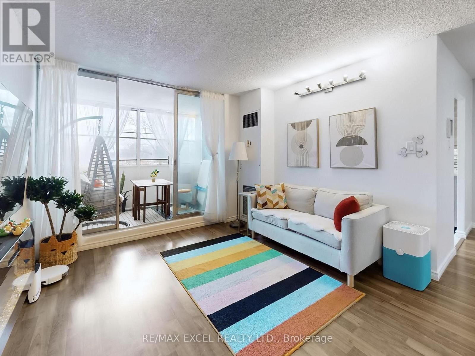 Property Photo:  205 Hilda Avenue 301  ON M2M 4B1 