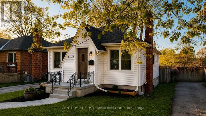 Property Photo:  1326 Brydges Street  ON N5W 2C4 