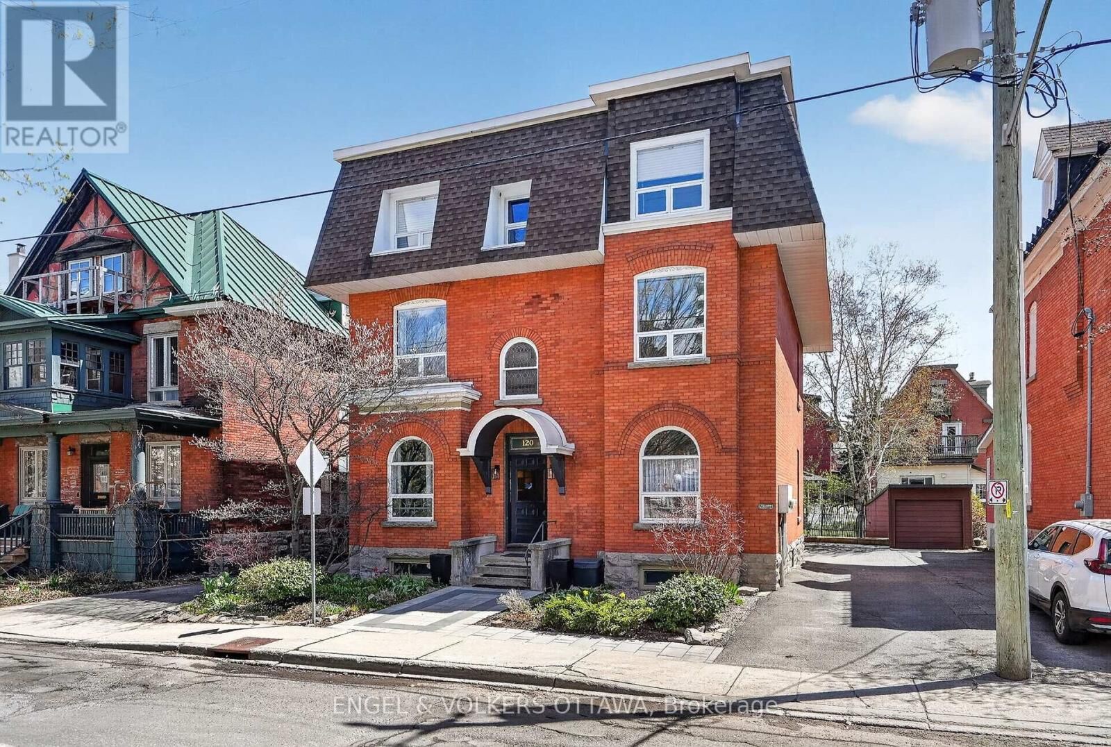 Property Photo:  120 Lewis Street 2  ON K2P 0S7 