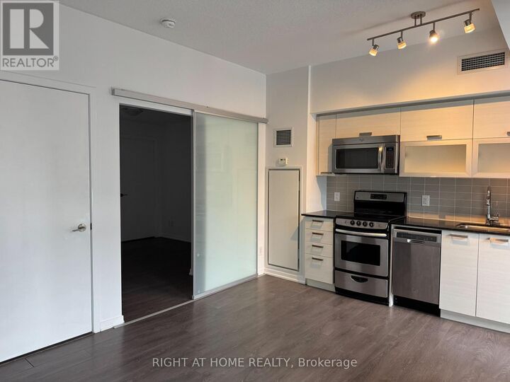 Property Photo:  68 Abell Street 1227  ON M6J 0B1 