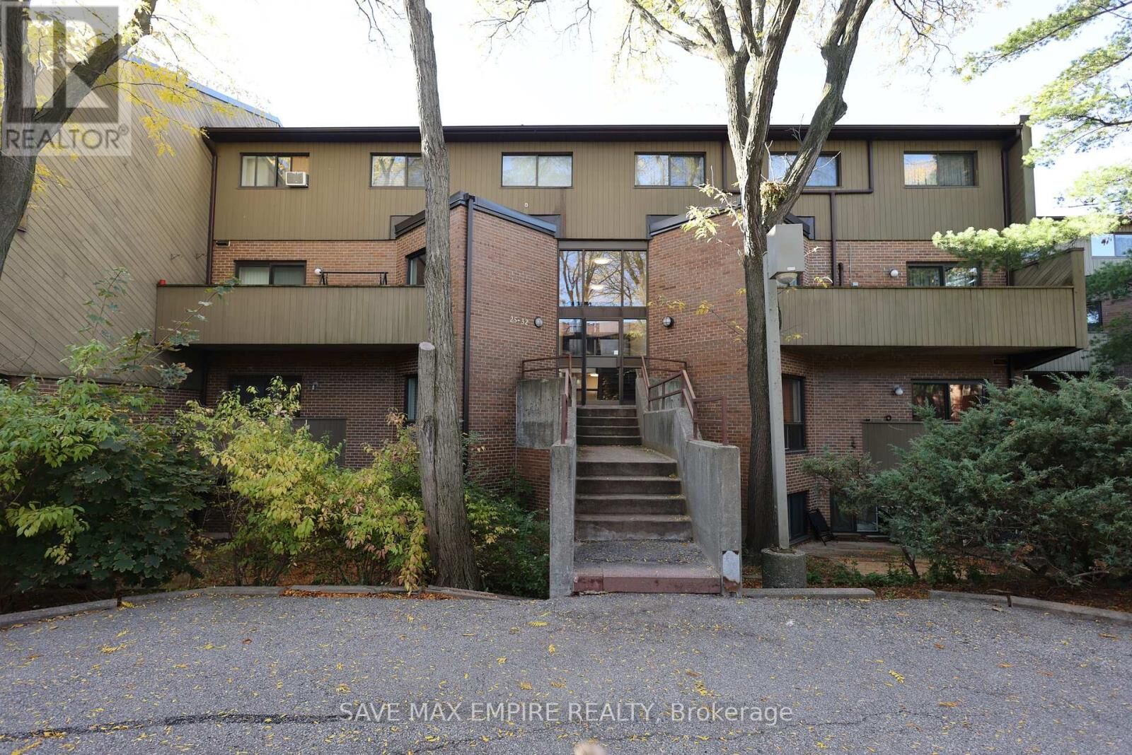 Property Photo:  2035 South Millway 27  ON L5L 1R8 