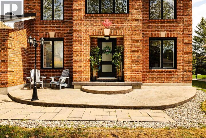 Property Photo:  82 Beechfern Drive  ON K2S 1E3 