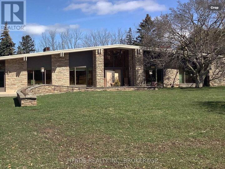 Property Photo: 24 Woodmount Dr Drive ON L2T 2X9