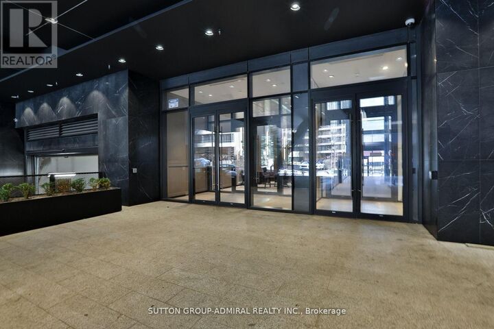 Property Photo:  488 University Avenue 2308  ON M5G 0C1 