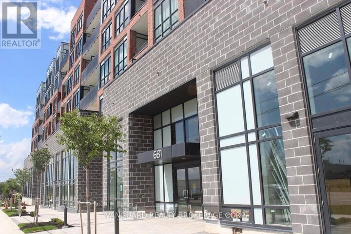 Property Photo:  681 Yonge Street 425  ON L4N 4E8 