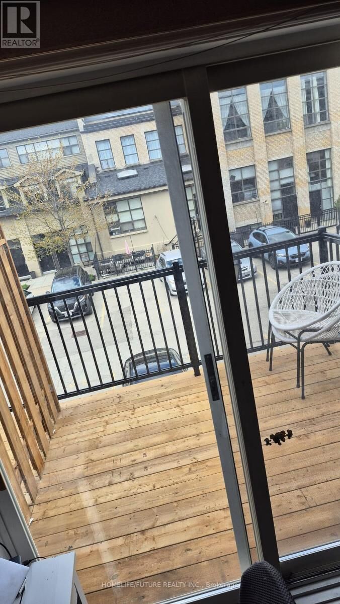 Property Photo:  262 St. Helen'S Avenue 213  ON M6H 4A4 