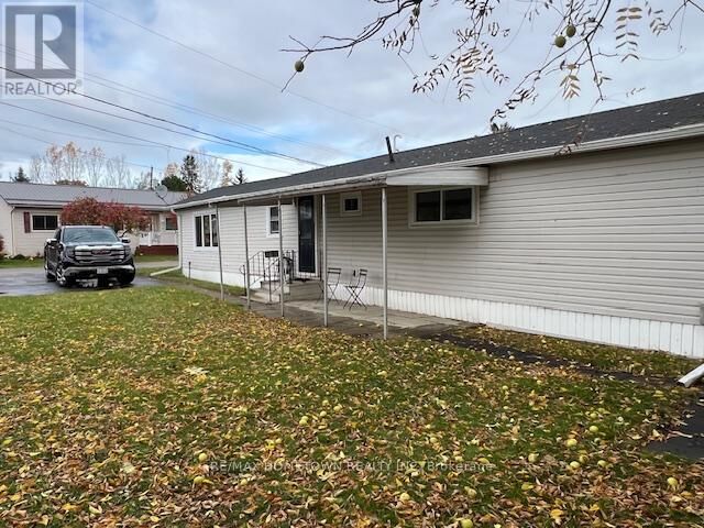 Property Photo:  1871 Oxford Avenue 3  ON K6V 7B5 