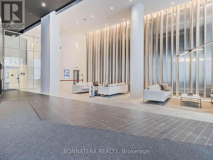 Property Photo:  3900 Confederation Parkway 906  ON L5B 0L4 