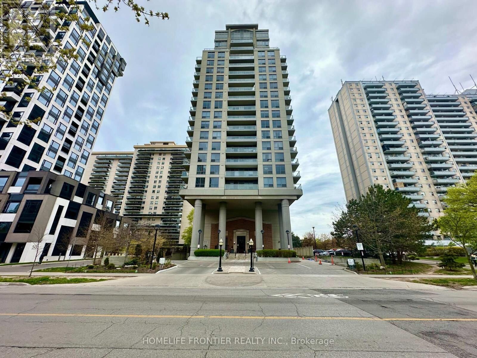 Property Photo:  70 High Park Avenue 1304  ON M6P 1A1 