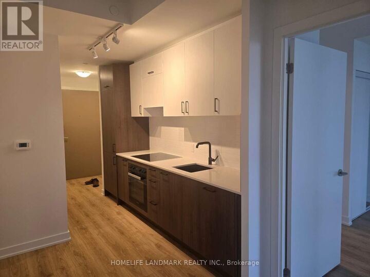 Property Photo:  5 Quarrington Lane 2202  ON M3C 0S5 
