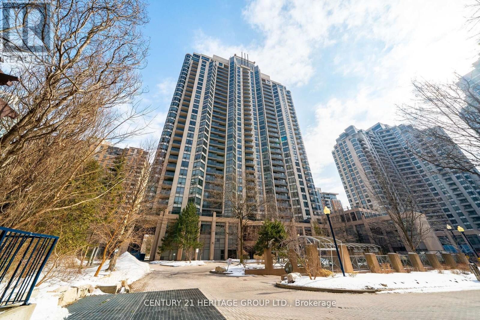 Property Photo:  10 Northtown Way 1111  ON M3H 5S9 
