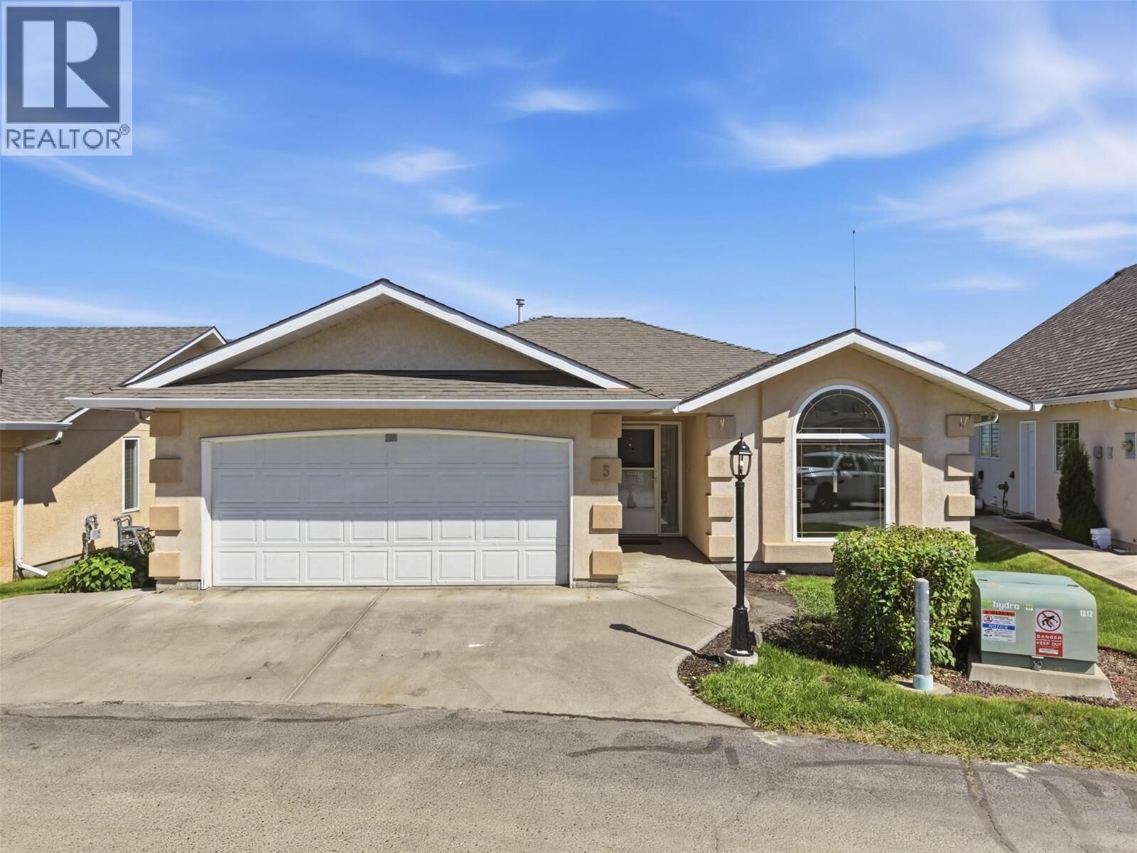 Photo de la propriété:  723 Singh Street 5  BC V2C 5C5 