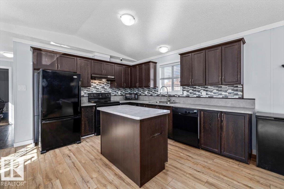 Property Photo:  5112 50 Street  AB T0E 1V0 