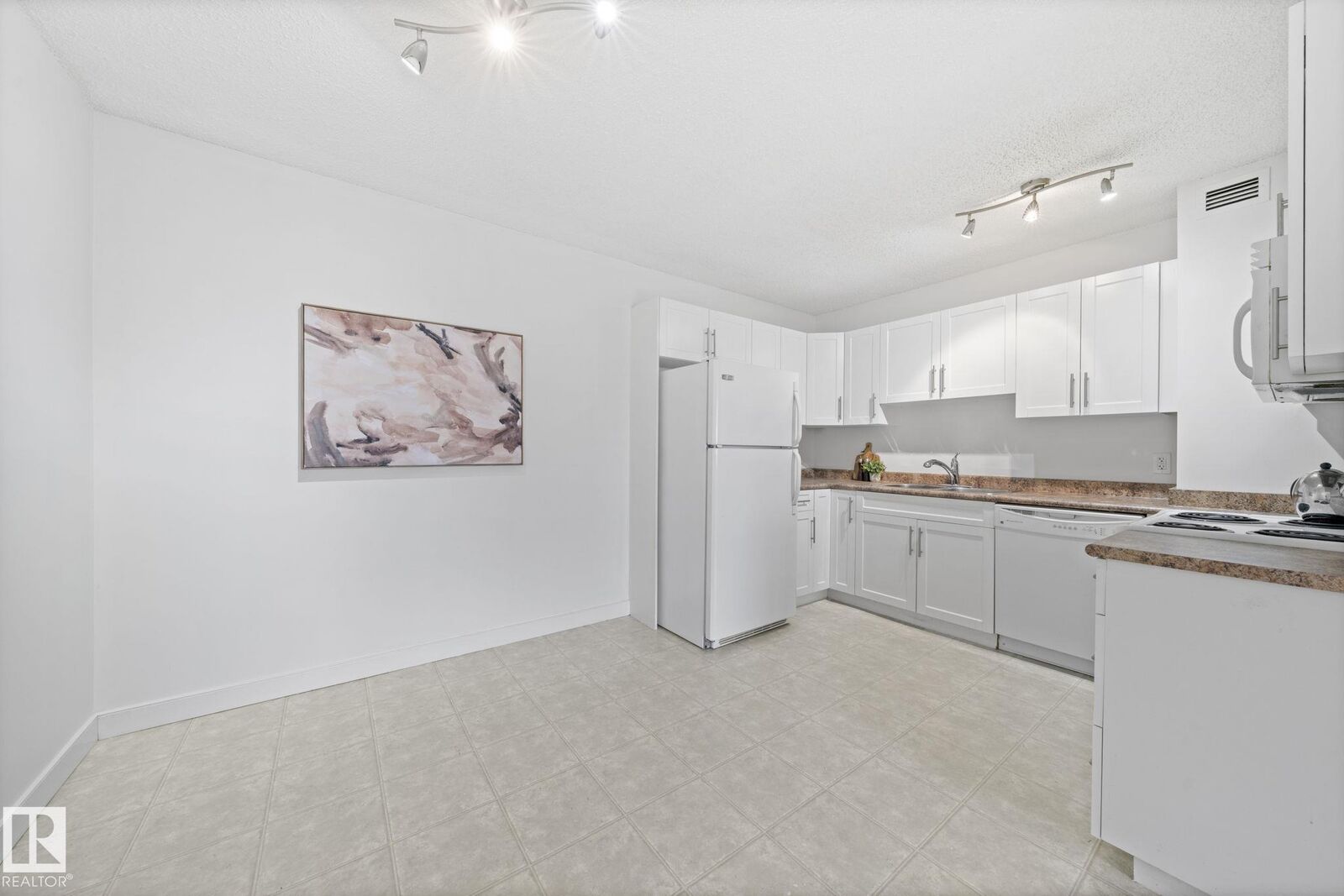 Property Photo:  9710 105 Street NW 808  AB T5K 1A4 