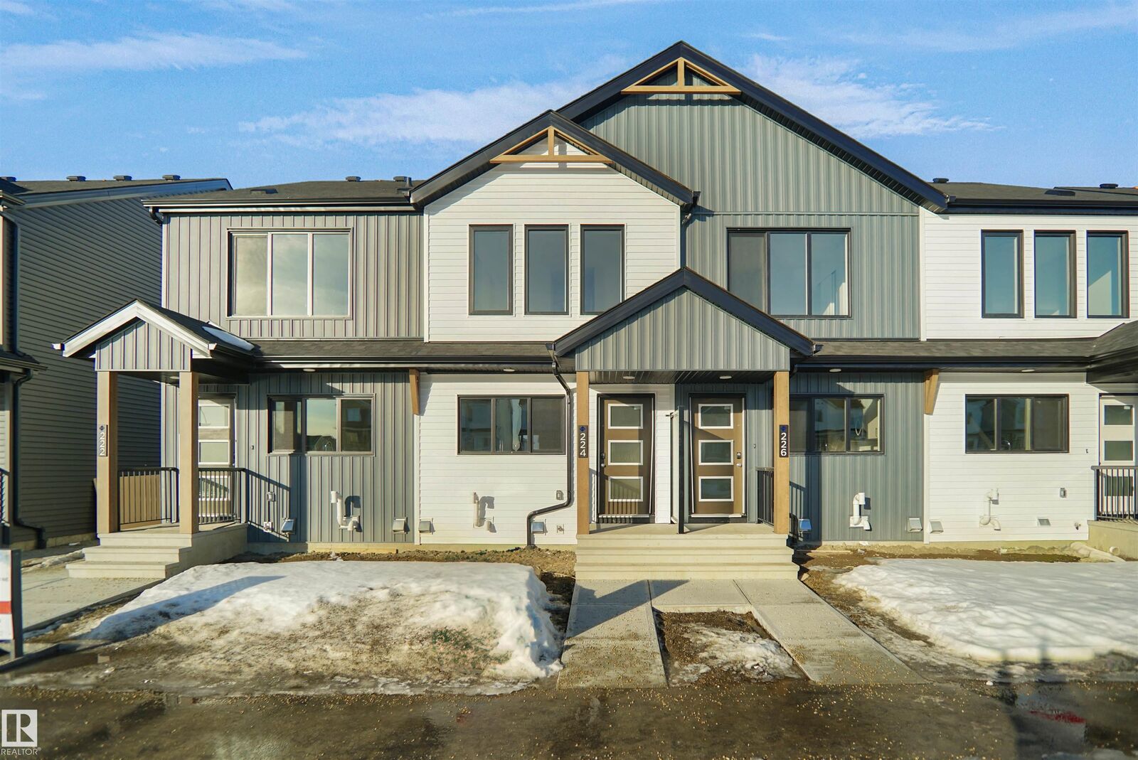Property Photo:  1009 Cy Becker Road NW 111  AB T5Y 4B7 
