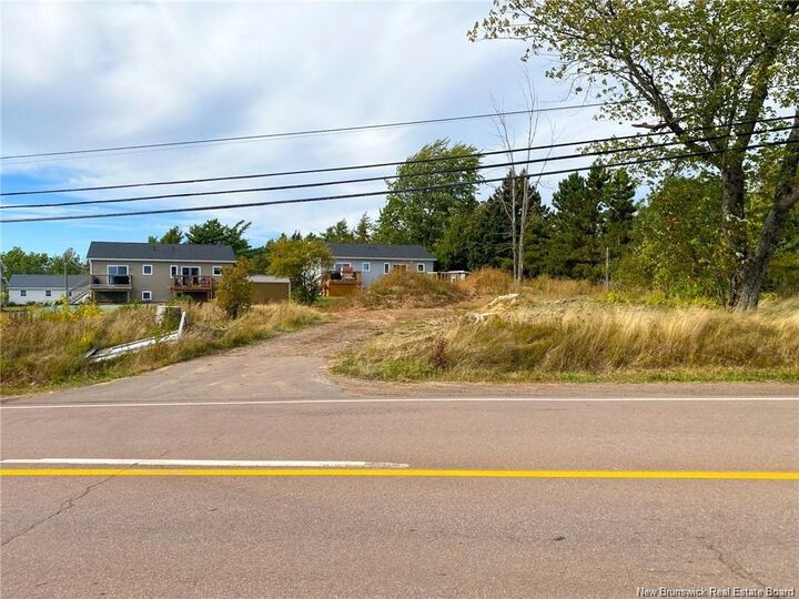 Property Photo:  1187 Shediac Road  NB E1A 6Z9 