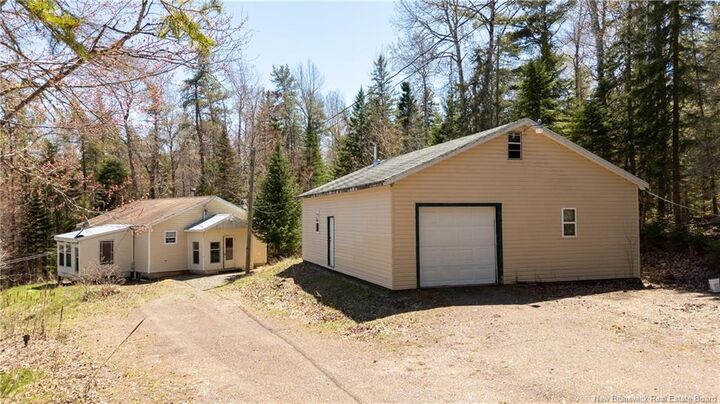 27 Parkindale Road — photo 1