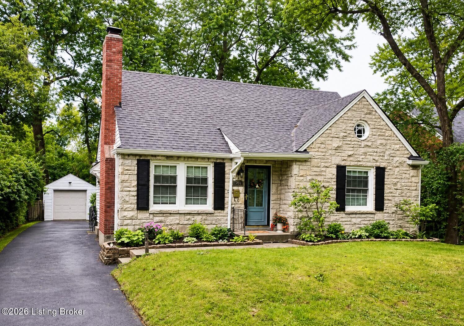 Property Photo:  231 S Hubbards Ln  KY 40207 
