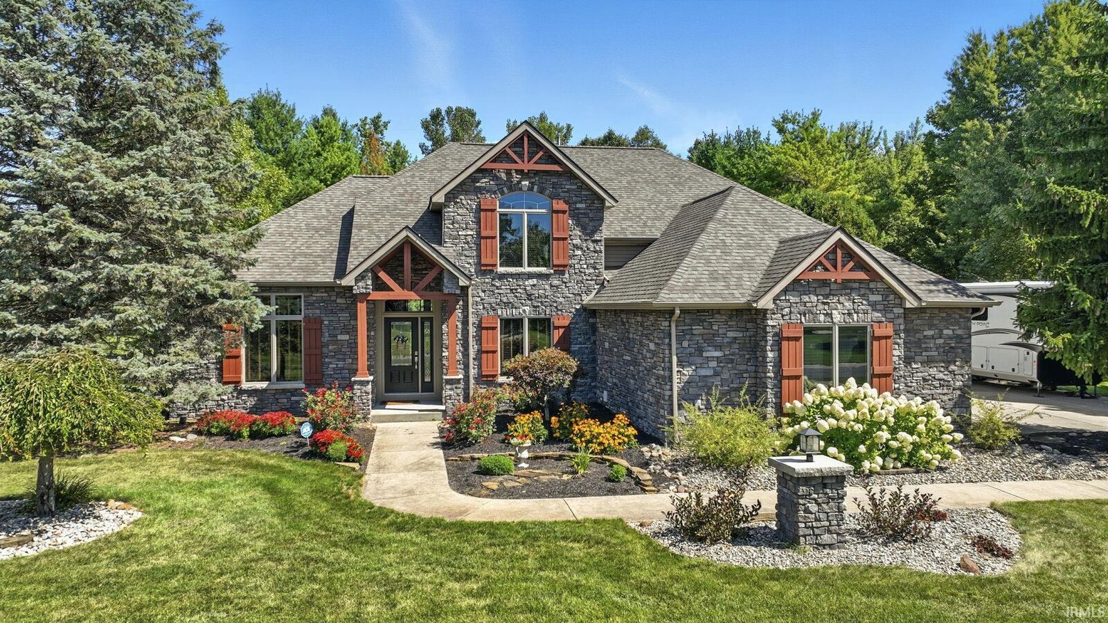 Property Photo:  102 Greenhurst Court  IN 46706 