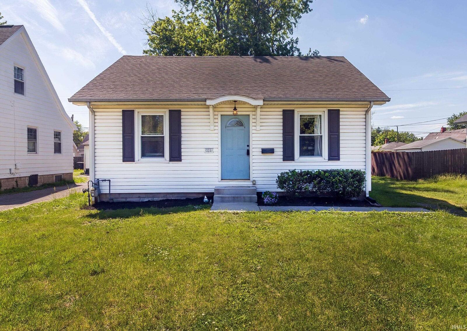 Property Photo:  221 Vann Avenue  IN 47714 