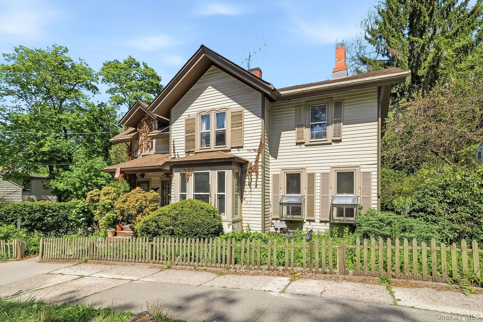 Property Photo:  172 Main Street  NY 10516 