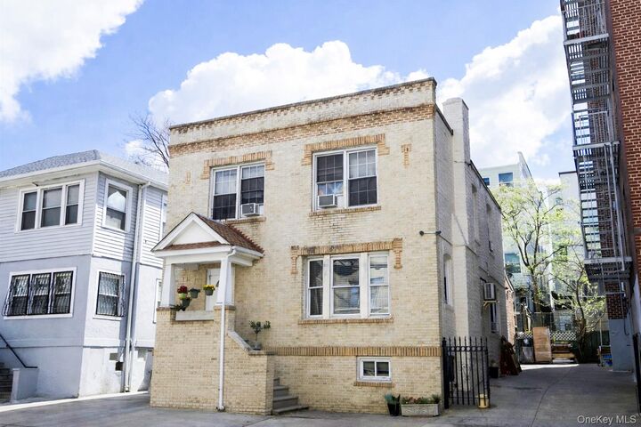 Property Photo:  152 Livingston Avenue  NY 10705 